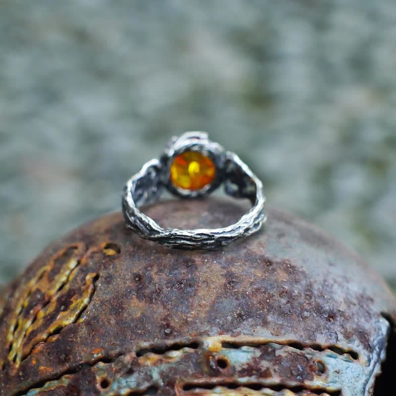 Anello antico con fiore d'ambra - image 6