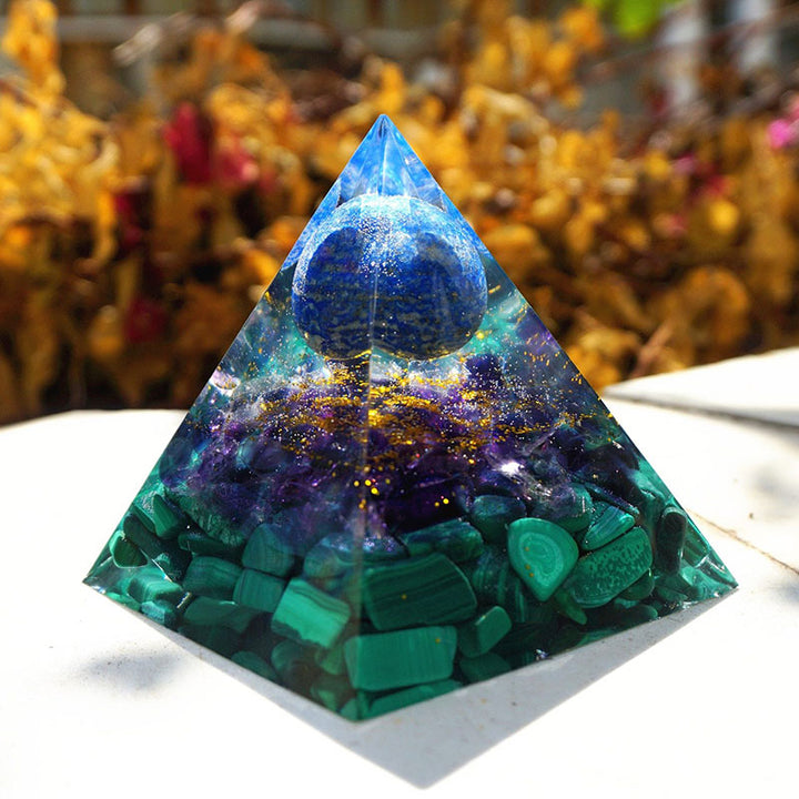 Sfera di lapislazzuli Olivenorma con piramide di ametista e malachite