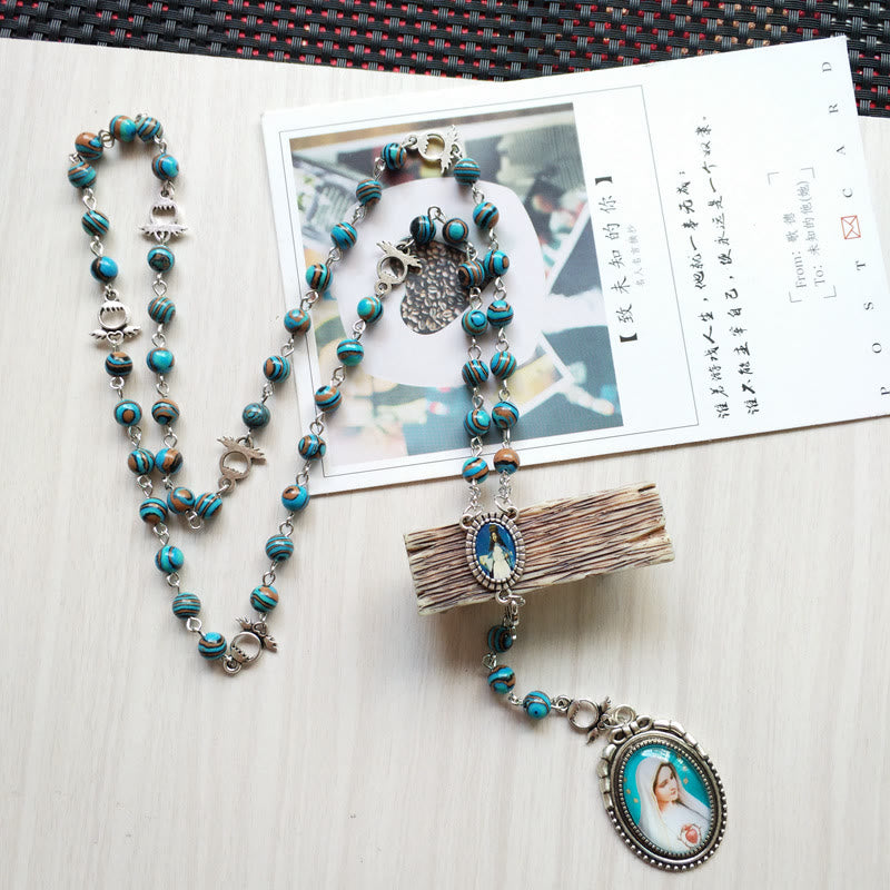 Collana con ciondolo a forma di medaglia sacra della signora in malachite e azzurrite Olivenorma