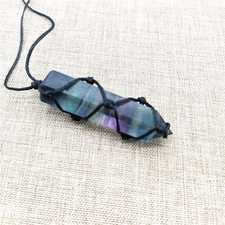 Collana con pietra preziosa esagonale a prisma di fluorite naturale Olivenorma