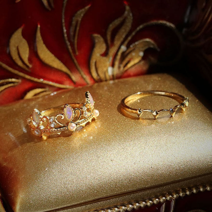 Anello con corona di Raperonzolo in perle d'acqua dolce e opalite Olivenorma 