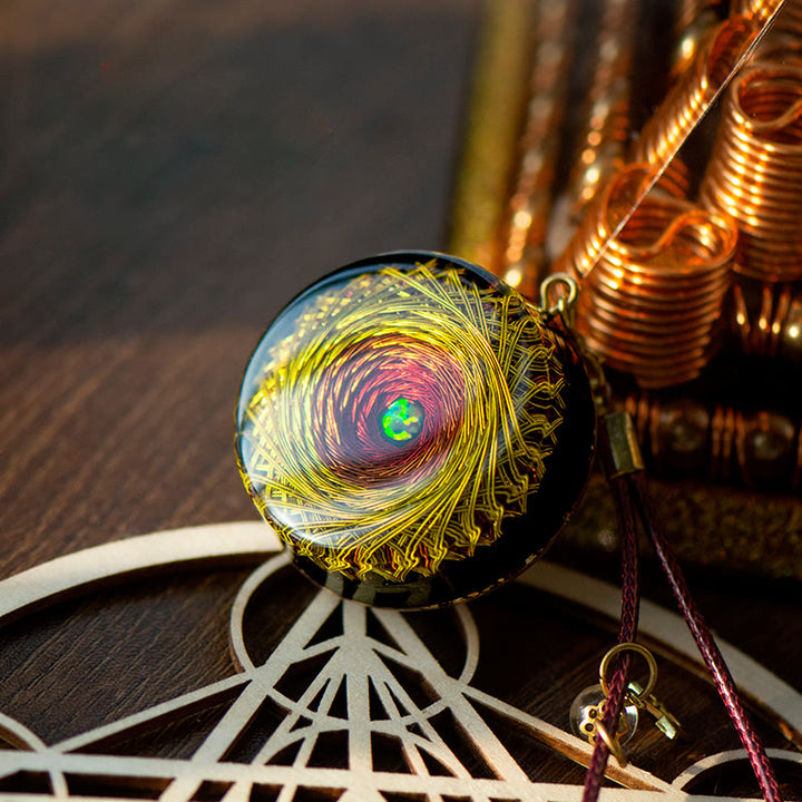 Olivenorma Shadow Gate Rainbow Swirl Collana con ciondolo giallo Orgone