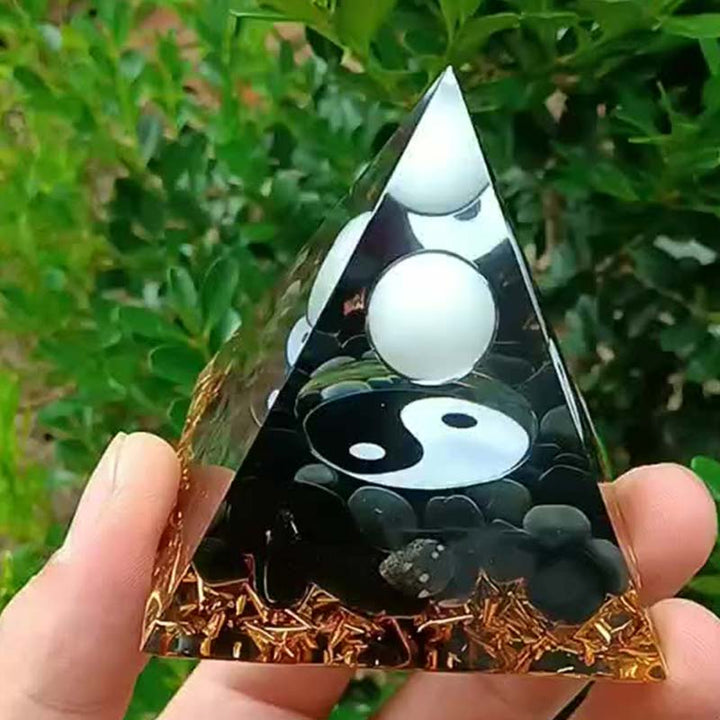 Piramide di giada bianca con ossidiana Olivenorma orgone curativo