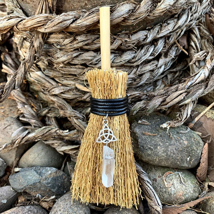 Olivenorma Mini scopa fatta a mano in cristallo ornamentale