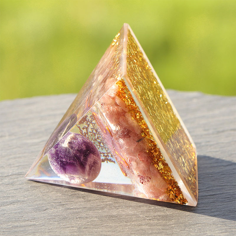 Piramide di orgone di quarzo fragola, ametista Olivenorma 
