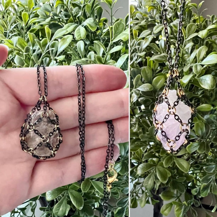 Collana con ciondolo in pietra grezza di cristallo Olivenorma e rete metallica in pietra 