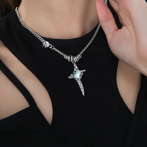 Collana in lega con ciondolo a forma di stella plissettata in pietra di luna Olivenorma