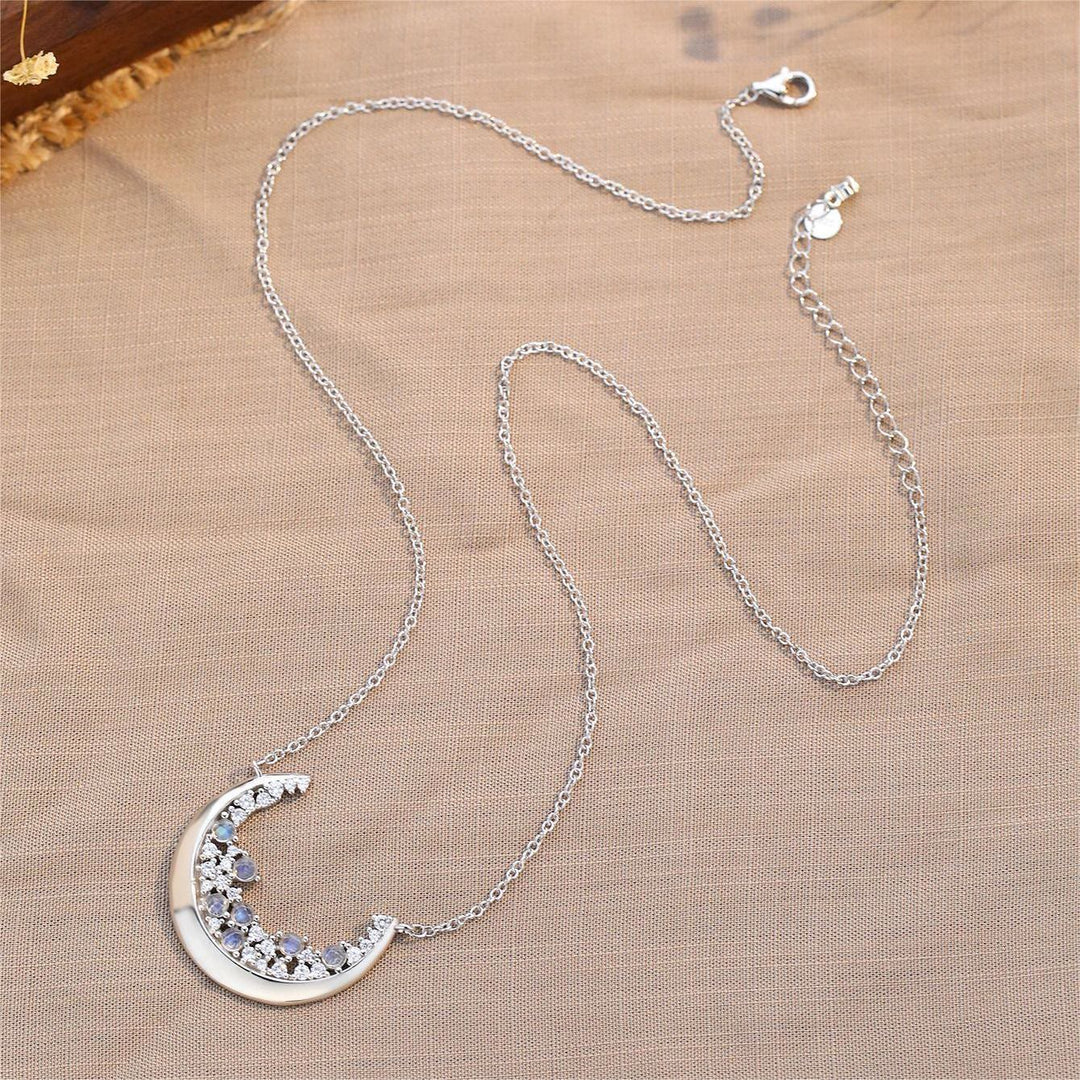 Collana con ciondolo a forma di mezzaluna in pietra di luna naturale Olivenorma S925