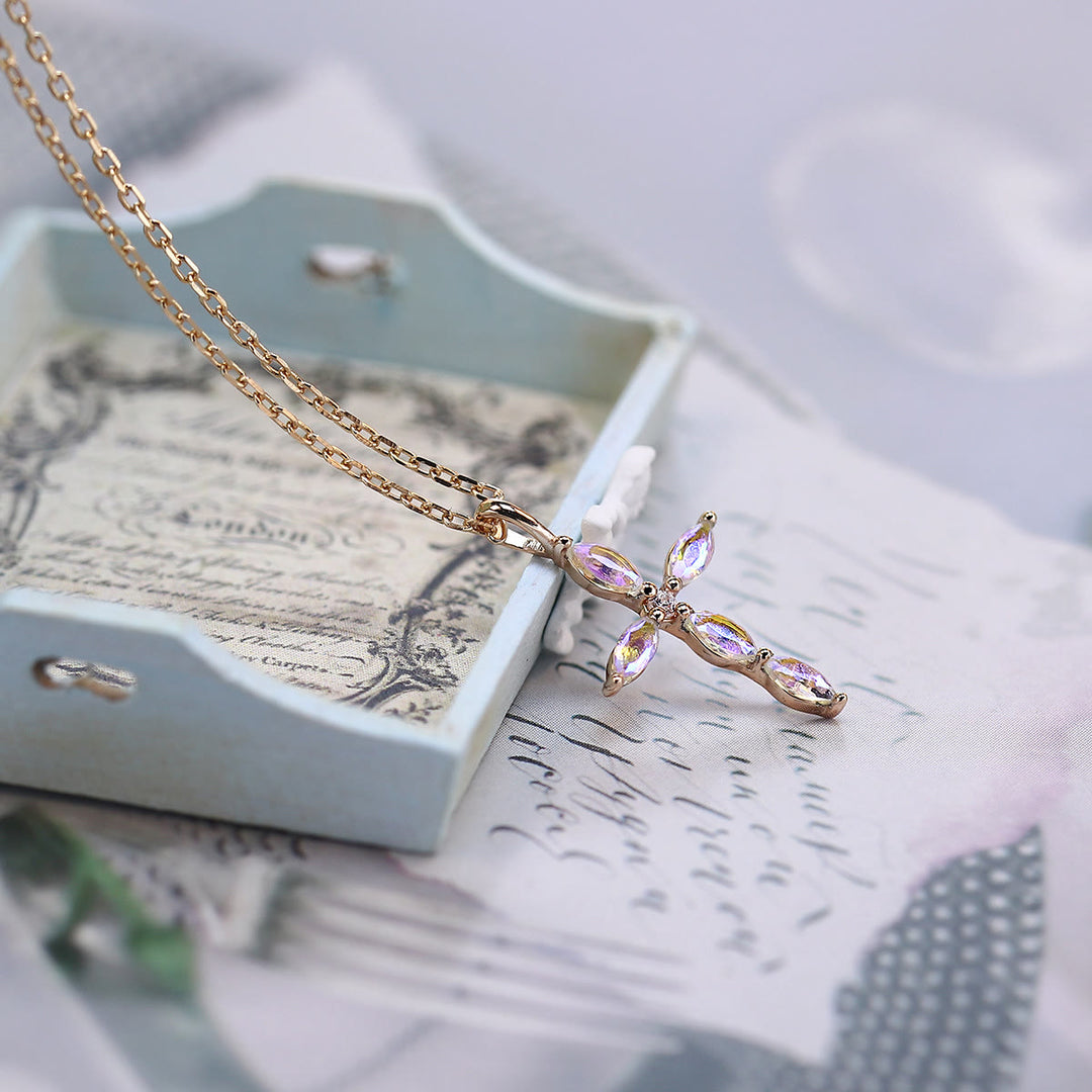 Collana con ciondolo a croce in pietra di luna e opale artificiale Olivenorma
