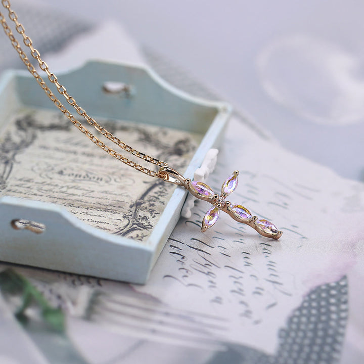 Collana con ciondolo a croce in pietra di luna e opale artificiale Olivenorma