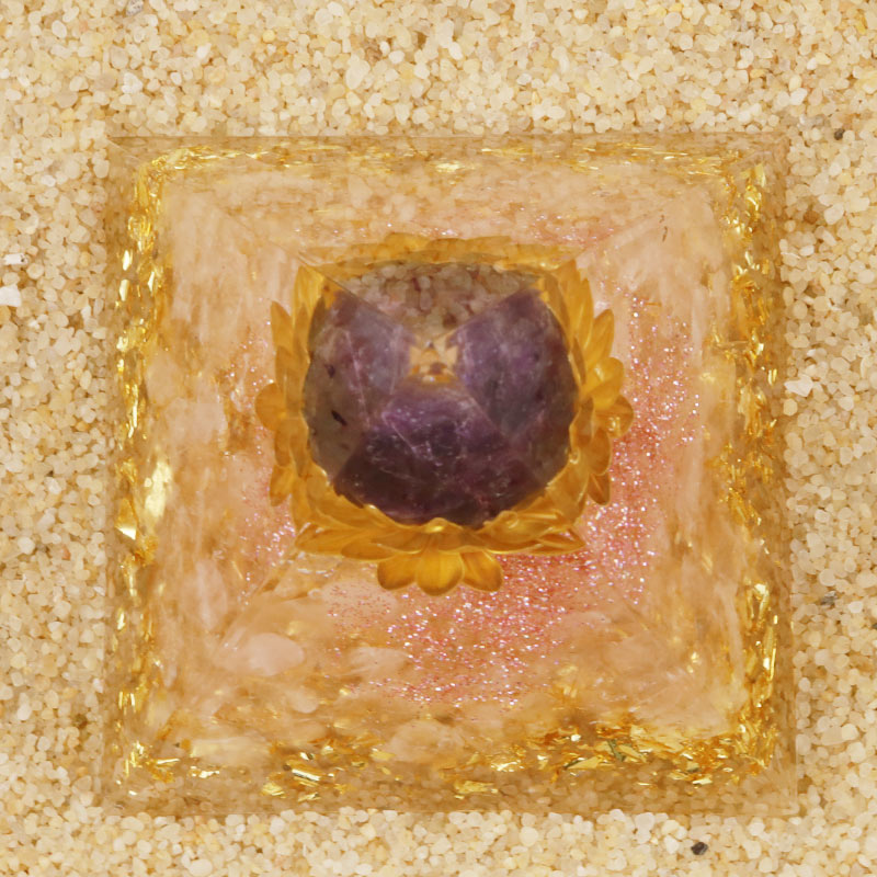 Piramide di orgone in quarzo trasparente ametista Olivenorma