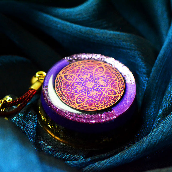 Collana con ciondolo totem geometrico in ametista e mandala sonora Olivenorma Orgone