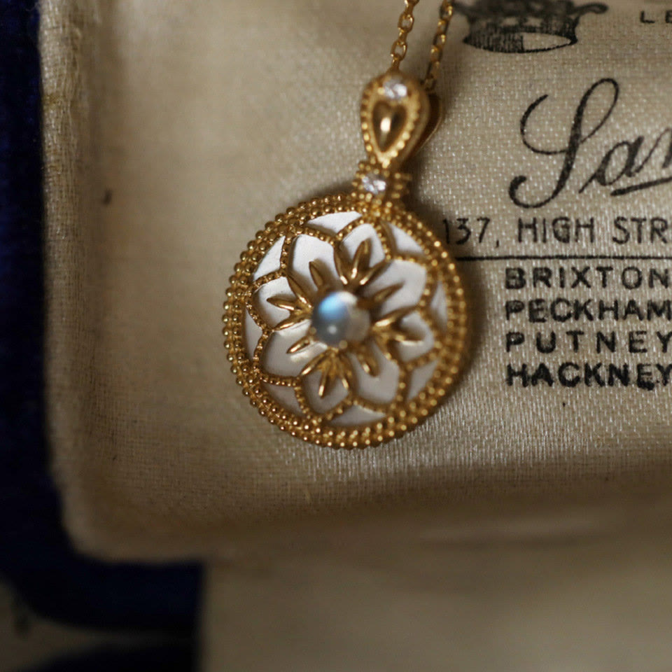 Collana con ciondolo floreale in pietra di luna naturale Olivenorma - image 5