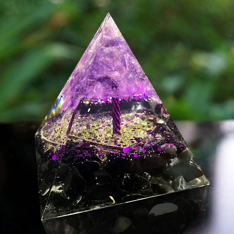 Sfera di ametista Olivenorma con piramide di orgone di ossidiana 