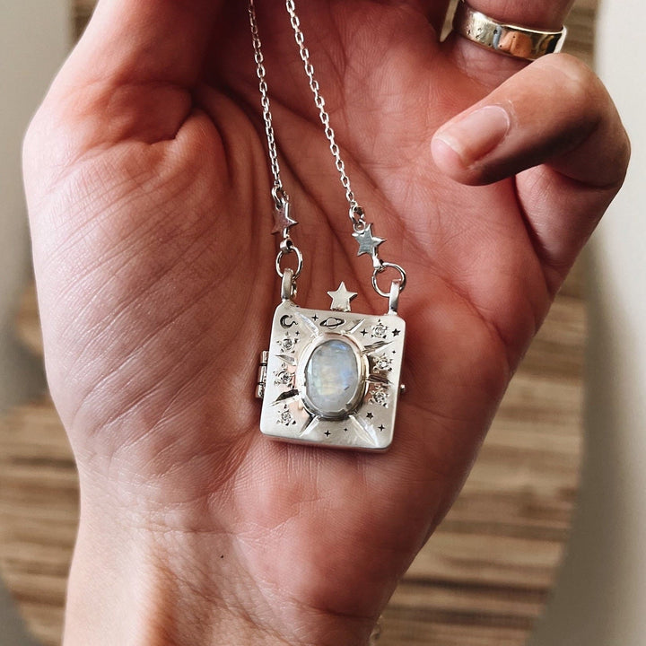 Collana placcata con ciondolo in pietra di luna Olivenorma 