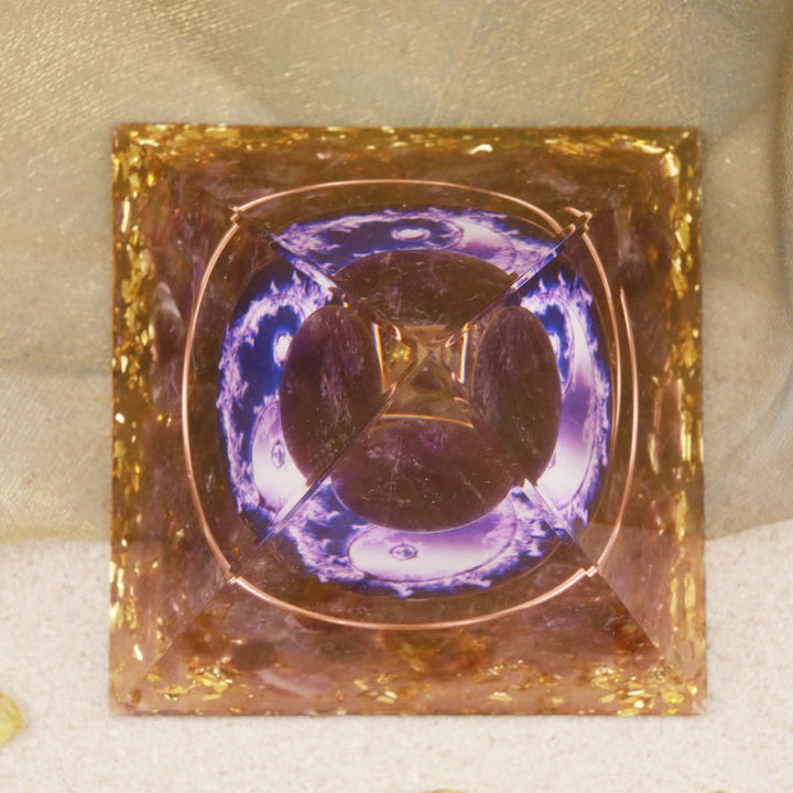 Piramide di orgone curativa in ametista Olivenorma