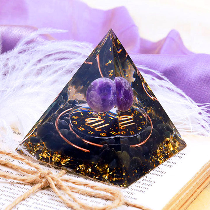 Sfera di ametista Olivenorma con piramide di orgone dello zodiaco Vergine in ossidiana