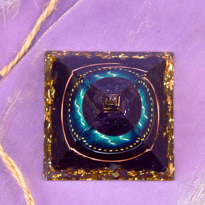 Sfera di ametista Olivenorma con piramide di orgone dello zodiaco Acquario in ossidiana 