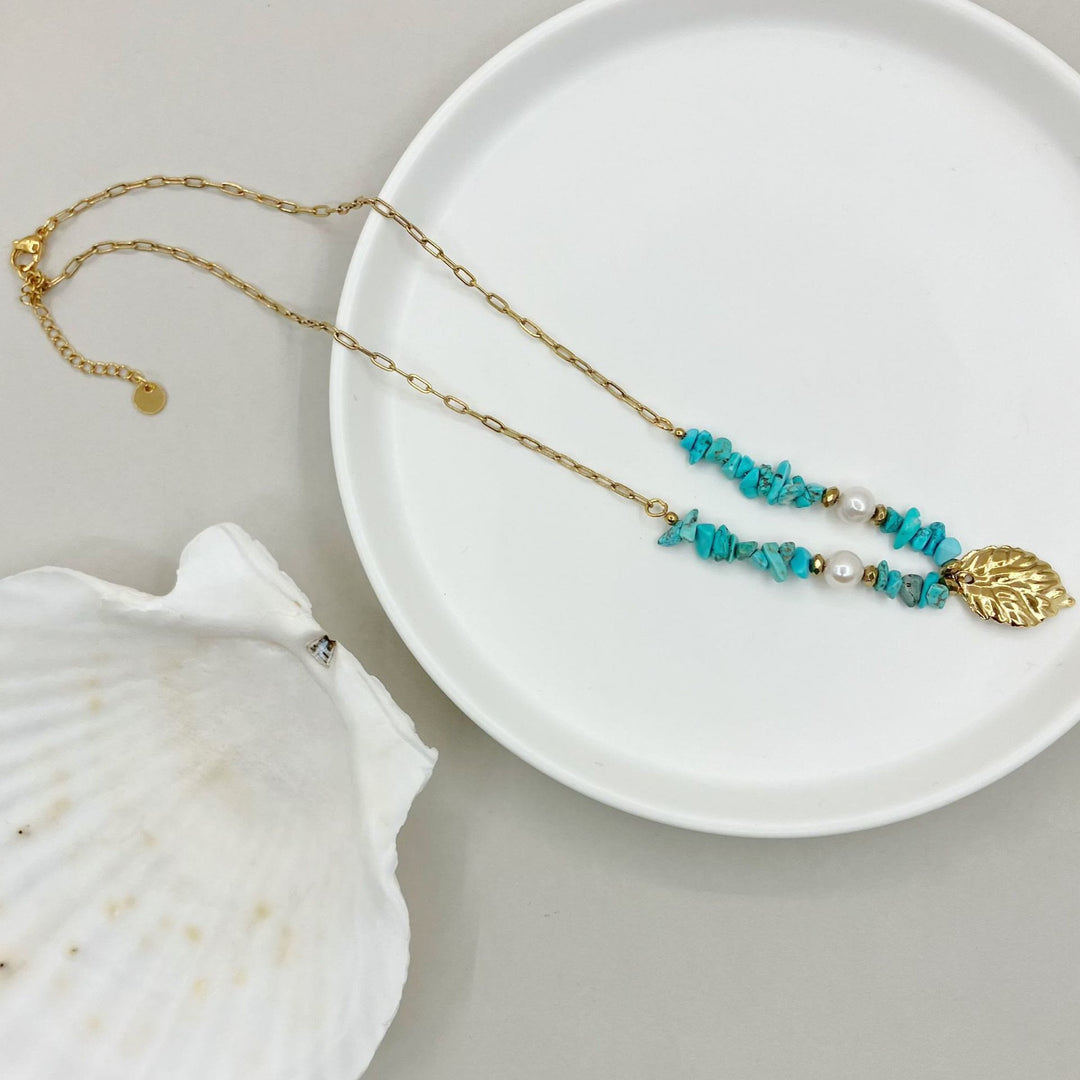 Collana con ciondolo con foglie turchesi irregolari naturali Olivenorma