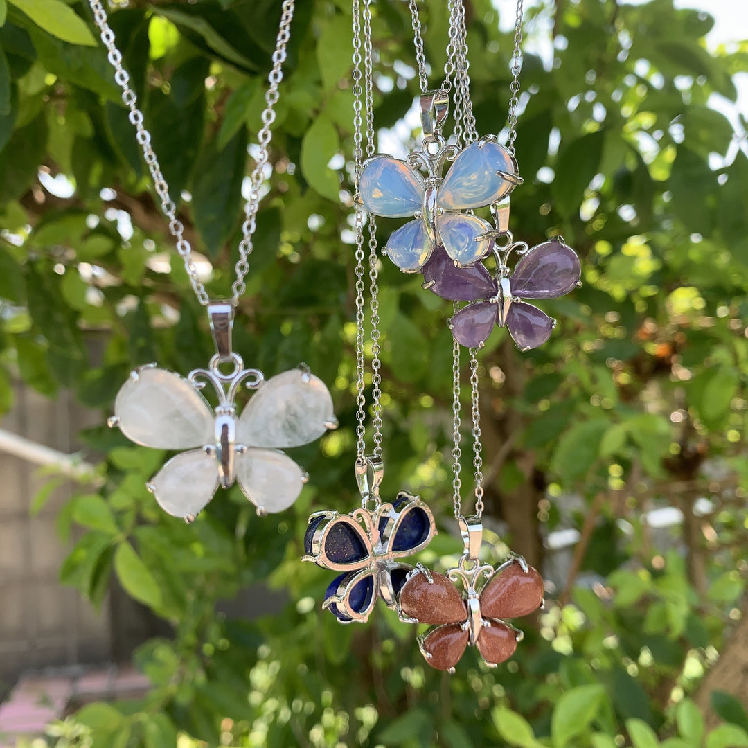 Collana a farfalla con pietra preziosa di cristallo naturale Olivenorma