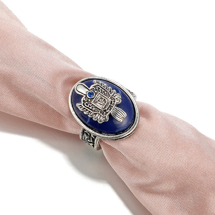 Anello con intaglio punk in lapislazzuli 