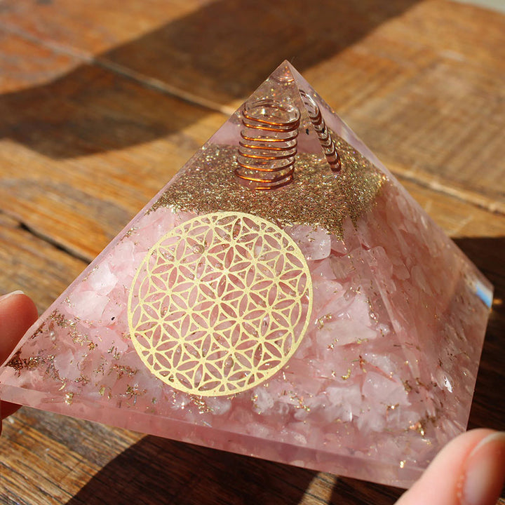 Olivenorma Cristallo trasparente con piramide di orgone in quarzo rosa