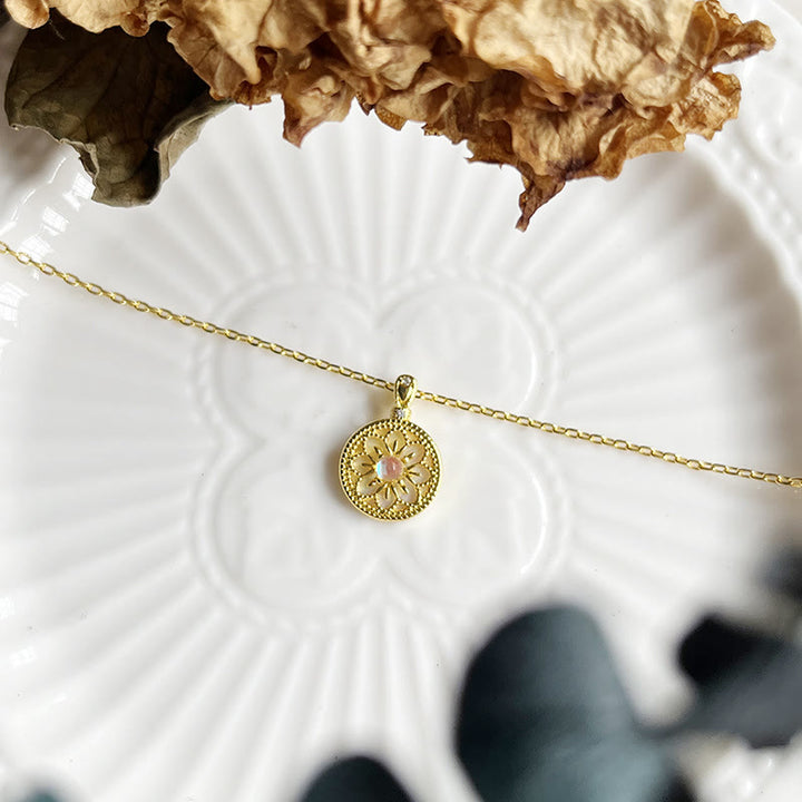 Collana con ciondolo rotondo a forma di fiore in pietra di luna Olivenorma