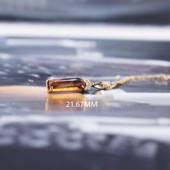 Collana con ciondolo ad anello in ambra artificiale Olivenorma 