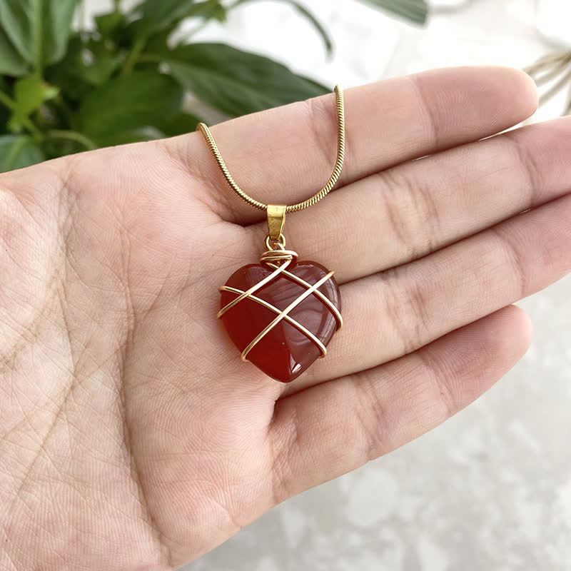 Collana con pietre preziose di cristallo naturale a forma di cuore Olivenorma