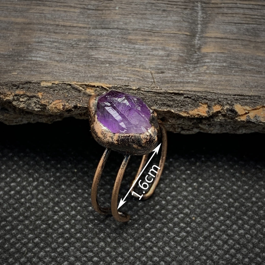 Anello regolabile Olivenorma con dodici pietre portafortuna in pietra grezza irregolare naturale 