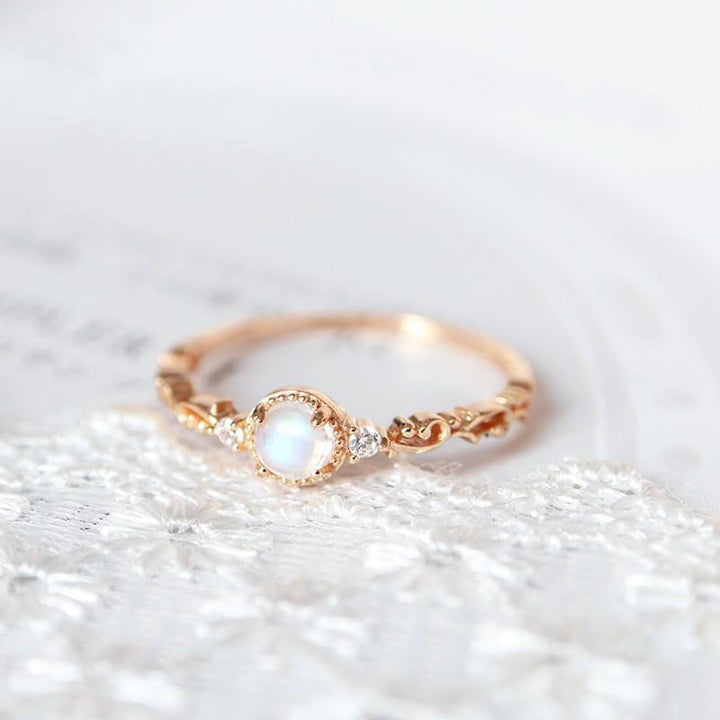 Anello delicato con zircone naturale in pietra di luna Olivenorma