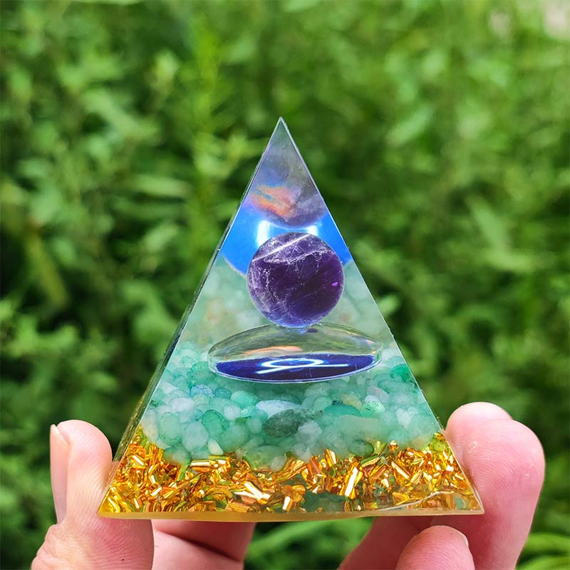 Piramide di orgone dello zodiaco del Toro in ametista Olivenorma con avventurina verde 
