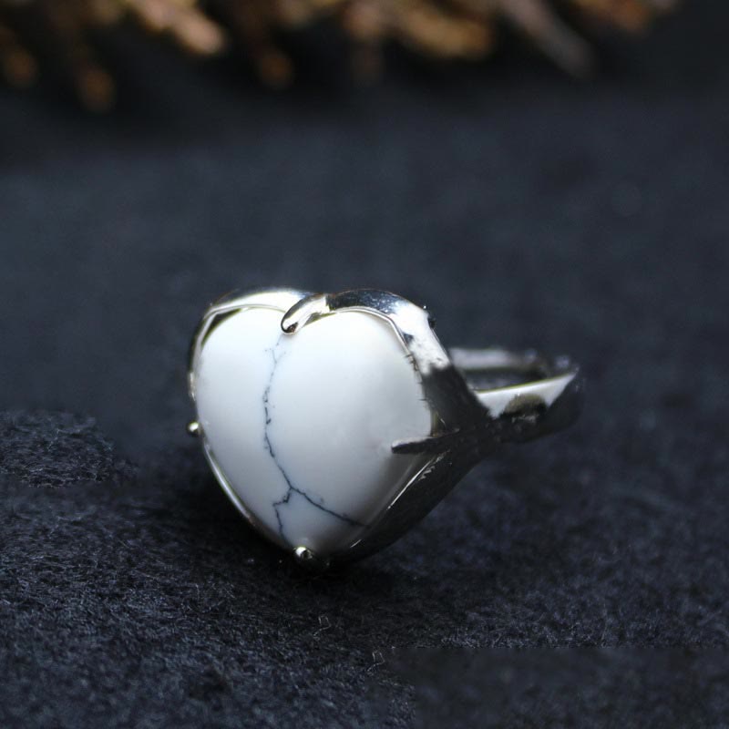 Anello a forma di cuore in cristallo di pietra naturale Olivenorma