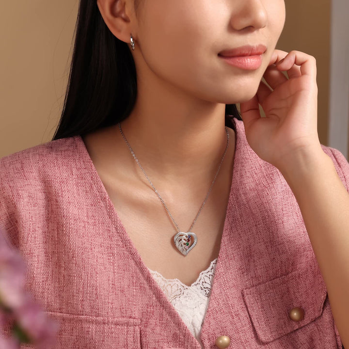 Collana personalizzata Olivenorma con cuore inciso e pietre portafortuna