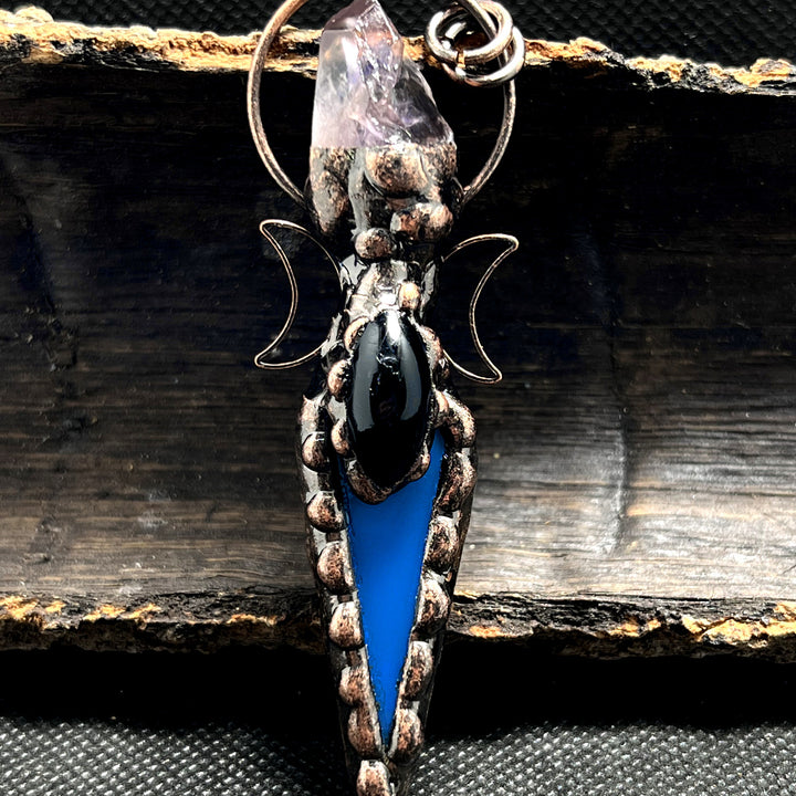 Collana con ciondolo in cristallo a doppia luna con freccia in rame Olivenorma e pietre preziose