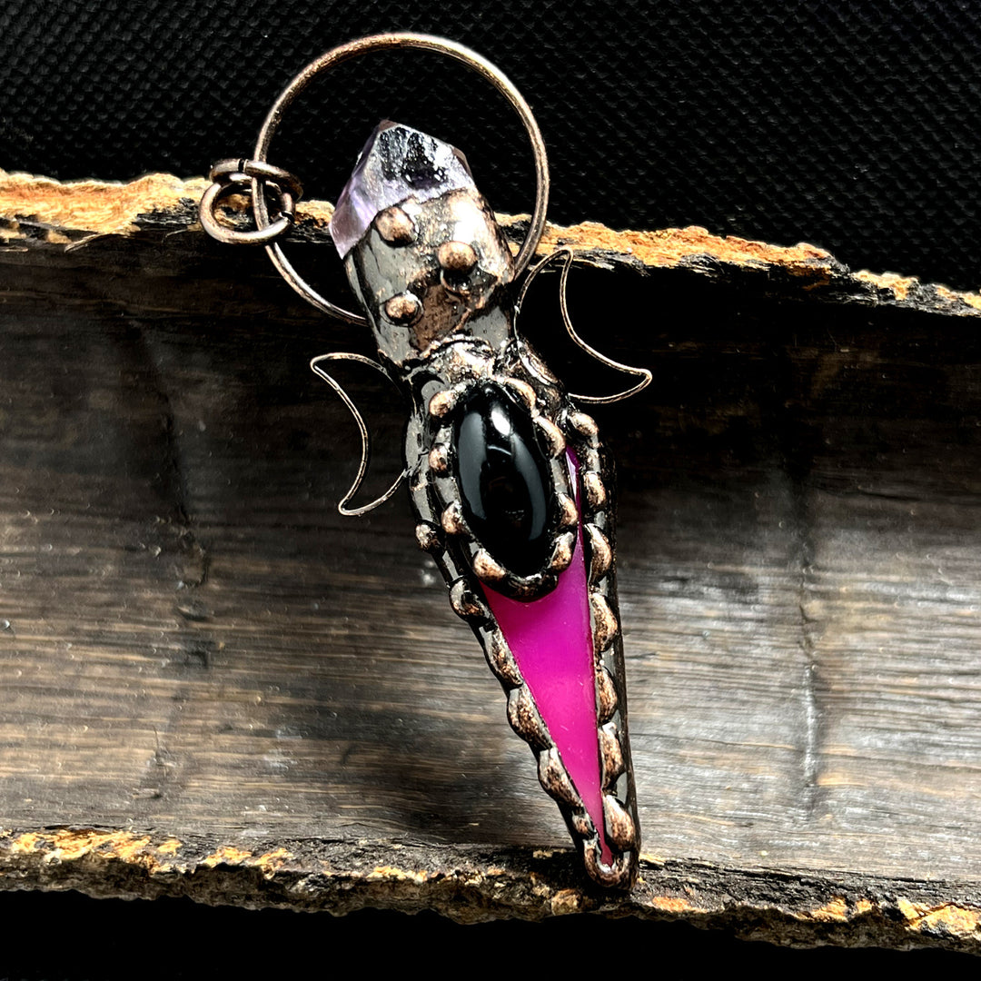 Collana con ciondolo in cristallo a doppia luna con freccia in rame Olivenorma e pietre preziose