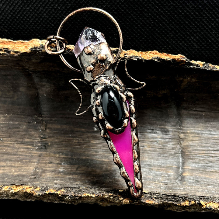 Collana con ciondolo in cristallo a doppia luna con freccia in rame Olivenorma e pietre preziose