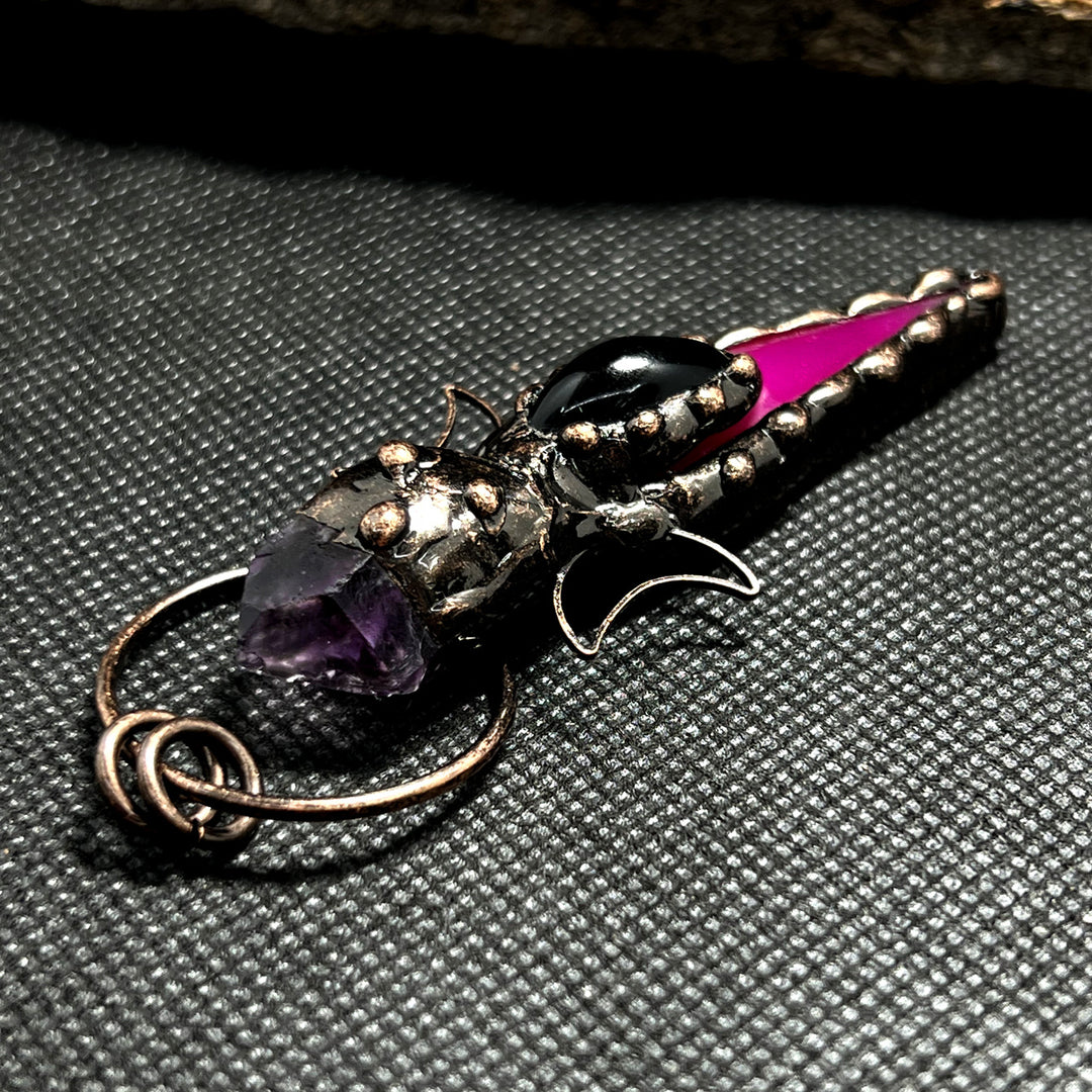 Collana con ciondolo in cristallo a doppia luna con freccia in rame Olivenorma e pietre preziose