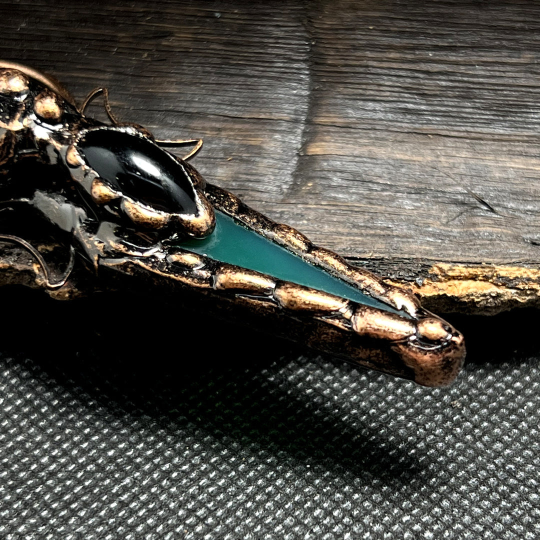 Collana con ciondolo in cristallo a doppia luna con freccia in rame Olivenorma e pietre preziose