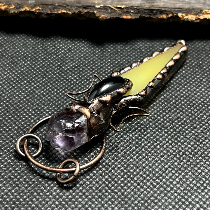 Collana con ciondolo in cristallo a doppia luna con freccia in rame Olivenorma e pietre preziose