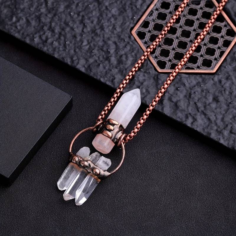 Collana con pietra preziosa esagonale a pilastro irregolare in quarzo trasparente Olivenorma