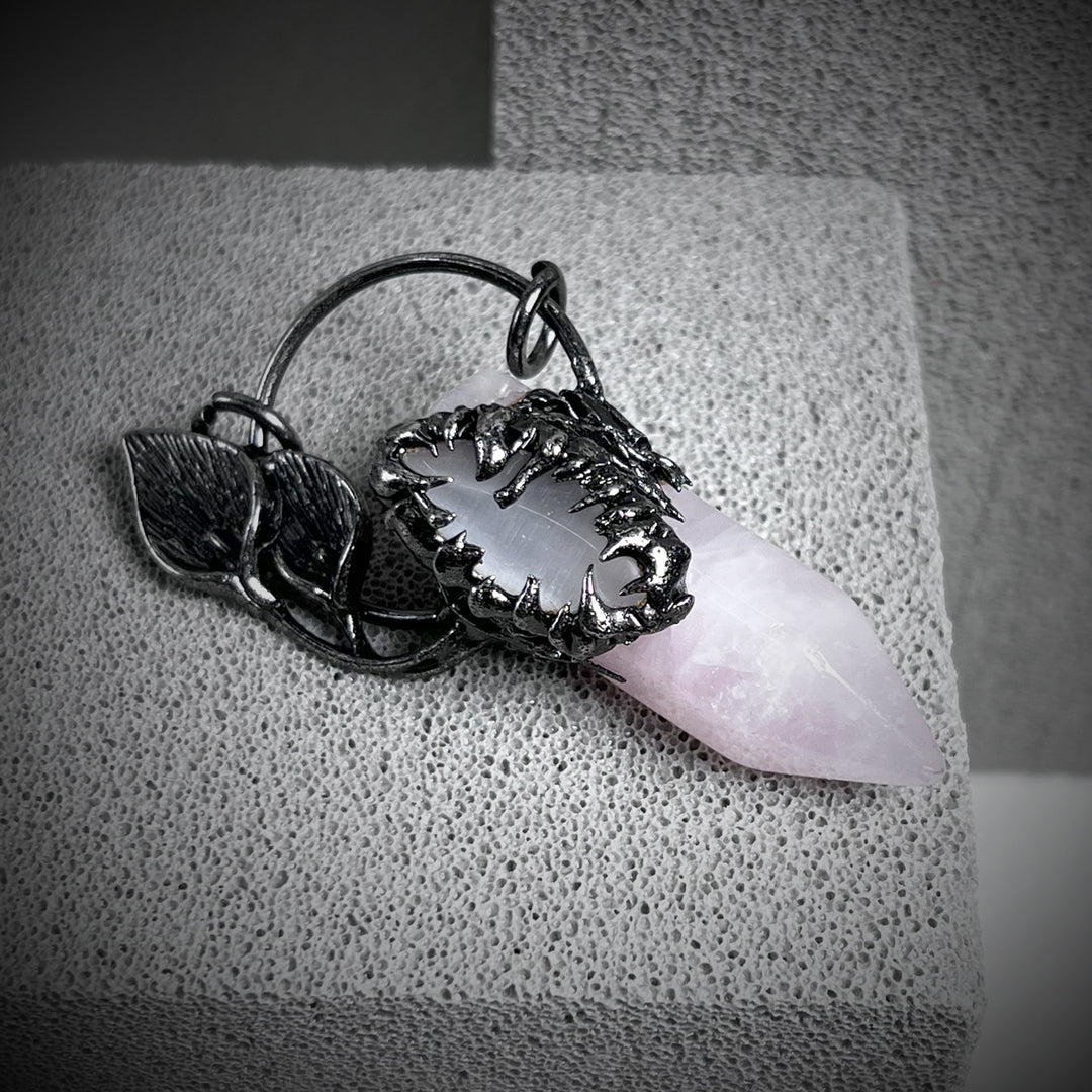 Olivenorma Halloween Ghost Scratch Collana con ciondolo in pietra di cristallo con pietre preziose