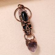 Collana con ciondolo in pietra preziosa con teschio in onice nero e ametista Olivenorma