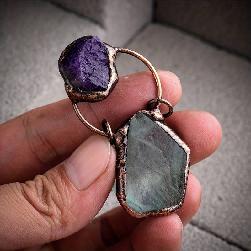 Collana con pietra preziosa irregolare di fluorite verde e ametista Olivenorma
