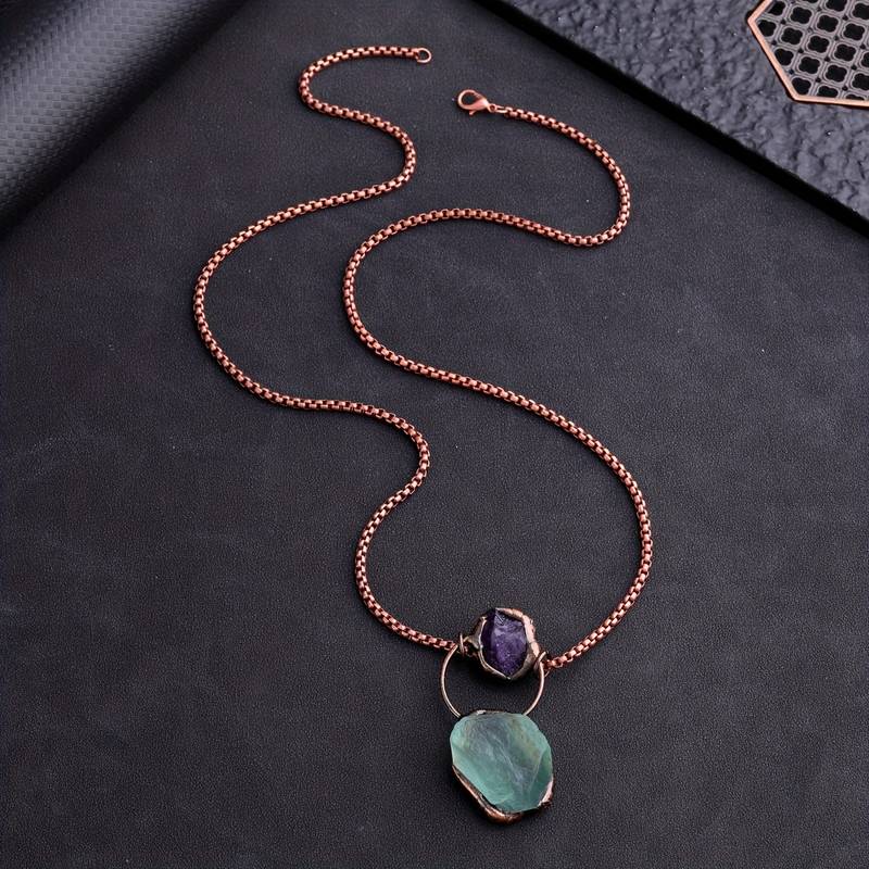 Collana con pietra preziosa irregolare di fluorite verde e ametista Olivenorma