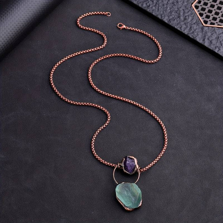 Collana con pietra preziosa irregolare di fluorite verde e ametista Olivenorma