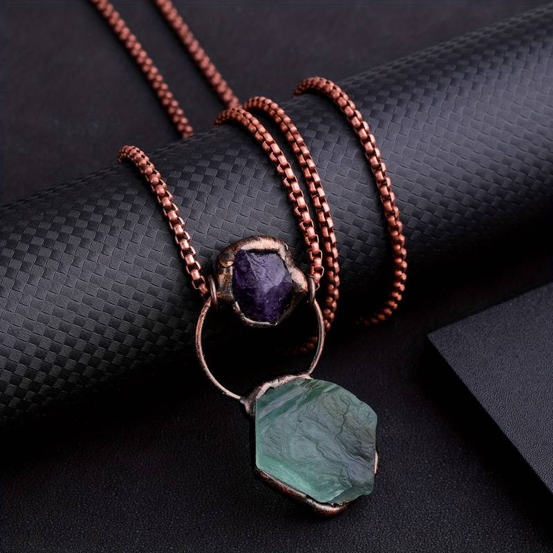 Collana con pietra preziosa irregolare di fluorite verde e ametista Olivenorma