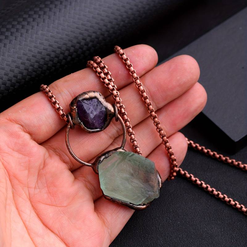 Collana con pietra preziosa irregolare di fluorite verde e ametista Olivenorma