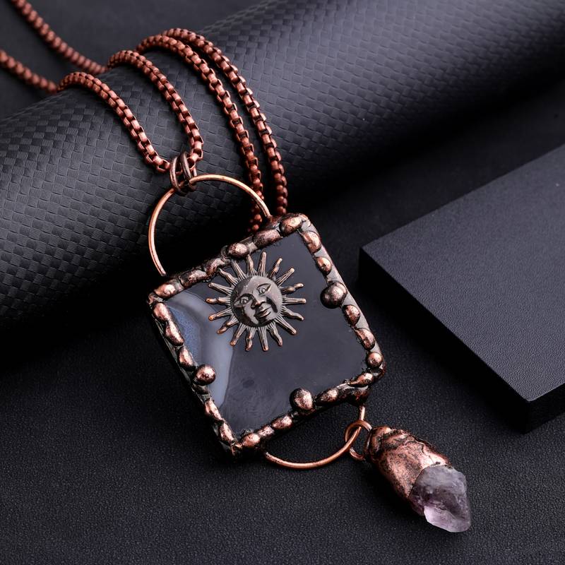 Collana con pietra preziosa irregolare in agata nera e ametista del dio del sole Olivenorma