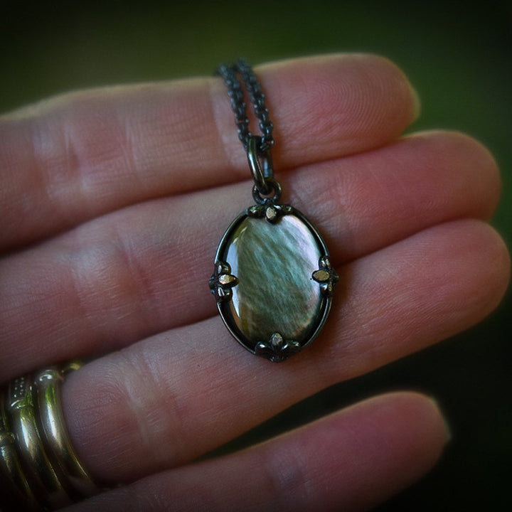Collana con specchio ovale vintage in pietra occhio di gatto Olivenorma